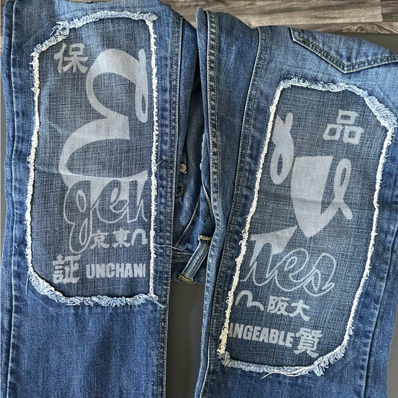 Evisu Cargo Jeans - Distressed Broken Knee - White Logo Patch - Picture 3 of 5